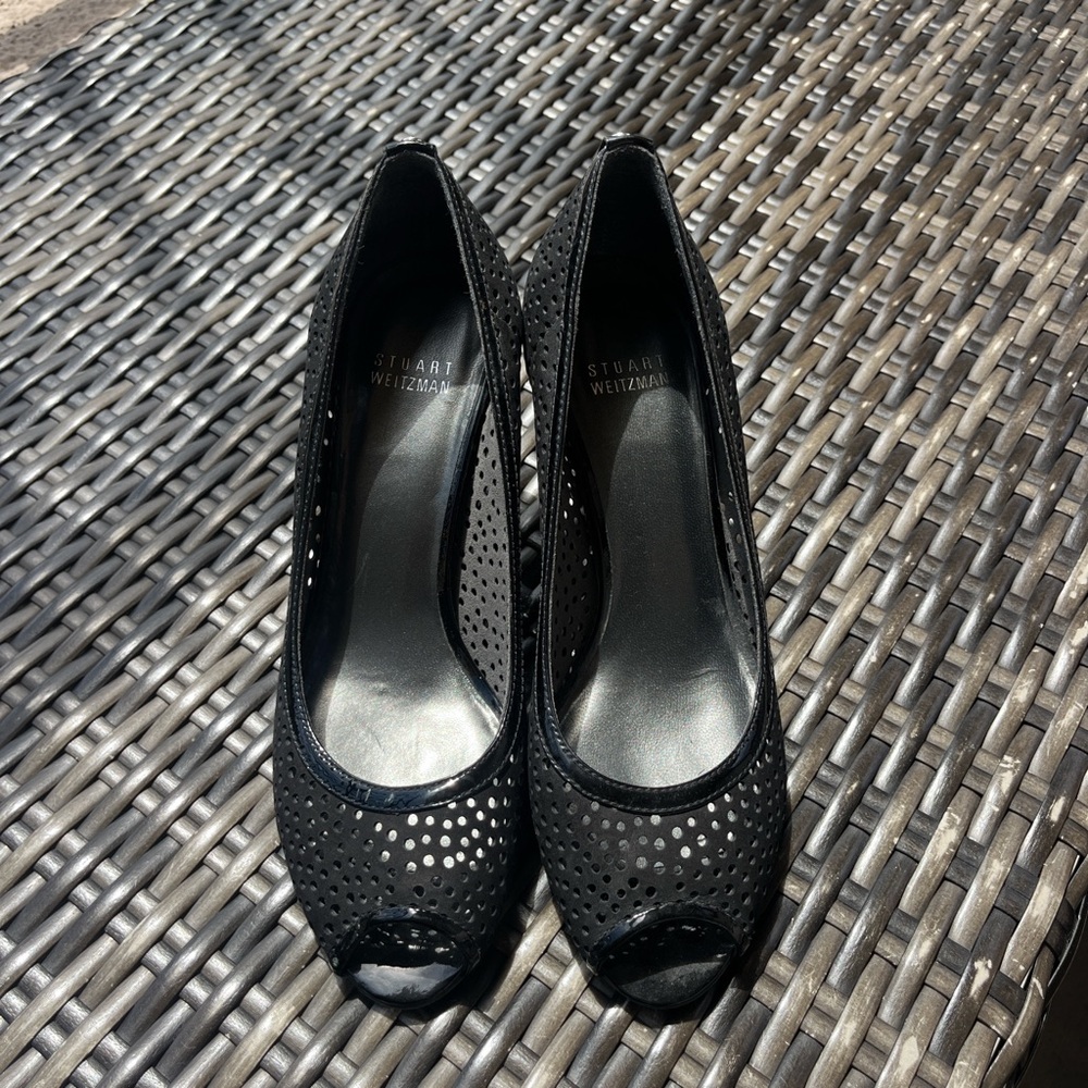 Stuart Weitzman like NEW size 8 great suede wedge sandal